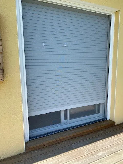 Moustiquaire 1 vantail ferméwebp